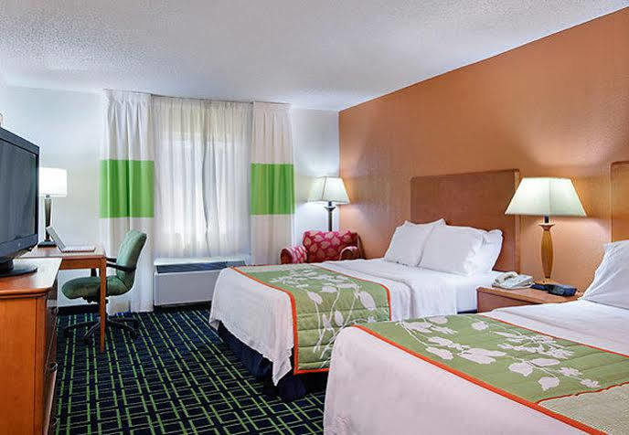 Fairfield Inn And Suites By Marriott Tampa North Temple Terrace Exterior foto